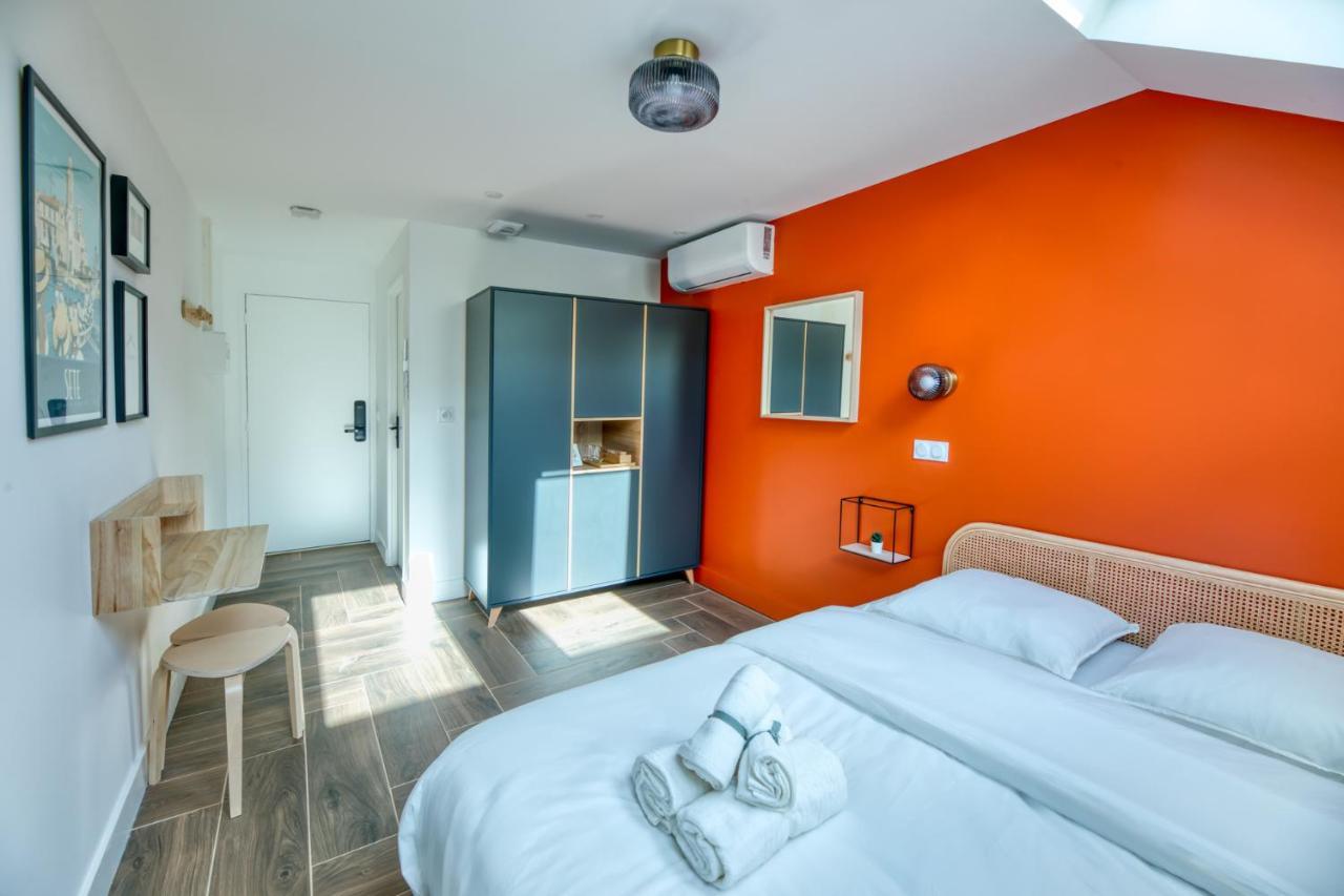 Hotel Five To *